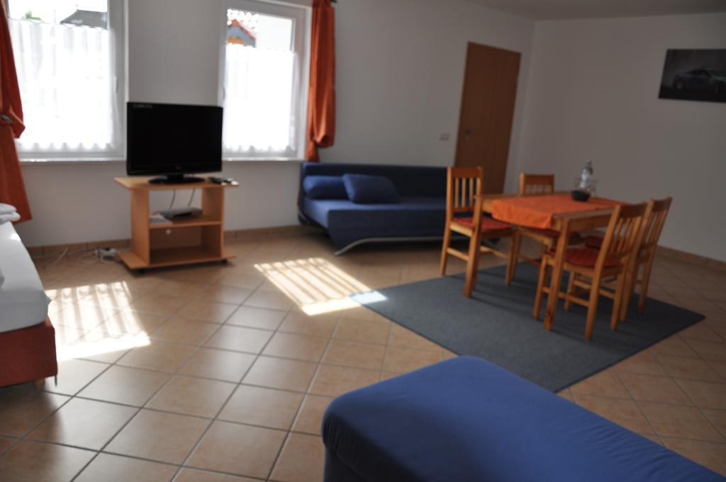 Fliederhof Ferienwohnungen Herresbach Номер фото