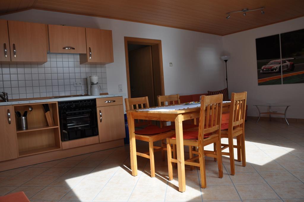 Fliederhof Ferienwohnungen Herresbach Номер фото